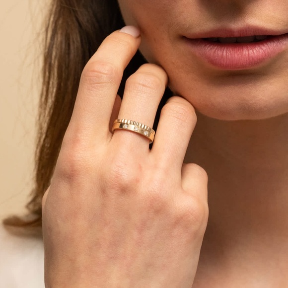 Mejuri Diamond band size 6 - Picture 3 of 8